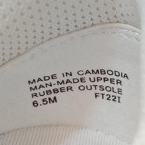 Michael Kors Wilma Trainer MK EMB Faux Leather Micro Women Shoes Size 6.5 - Picture 2 of 14